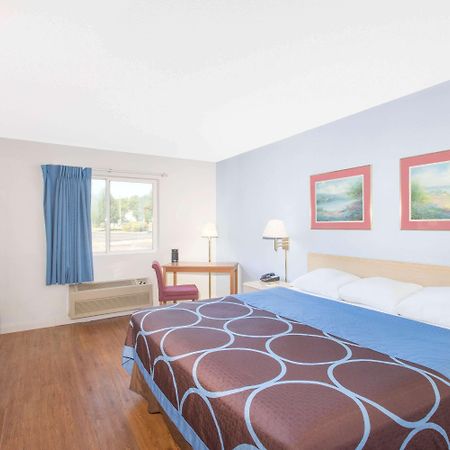 Super 8 By Wyndham Webster/Rochester Exteriér fotografie